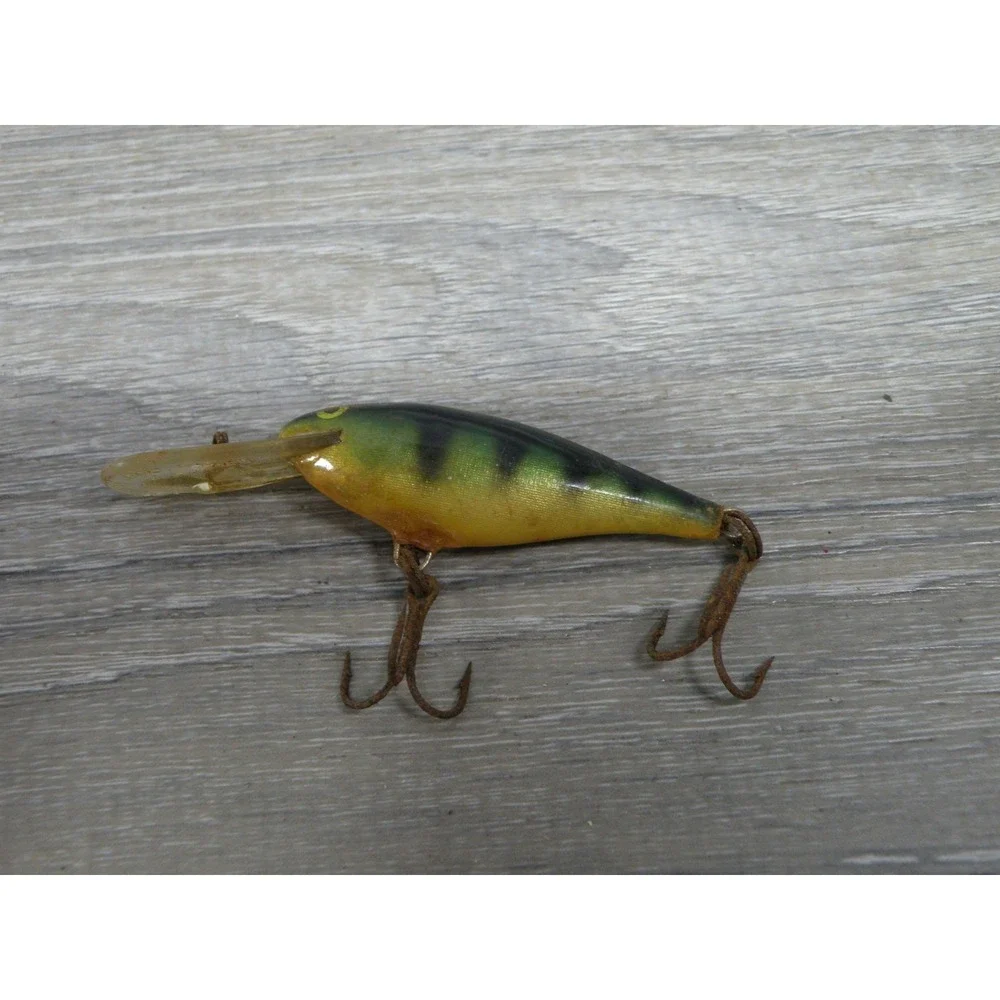 Vintage Fishing Lure Crankbait Perch Pattern Hard Bait Diving Plug Treble Hooks